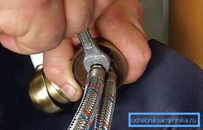Węże muszą trzymać klucz