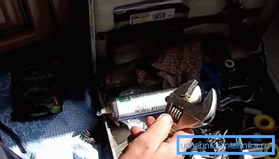Teraz musisz podłączyć mikser do rur