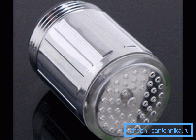 Podświetlany aerator. Podświetlany aerator.