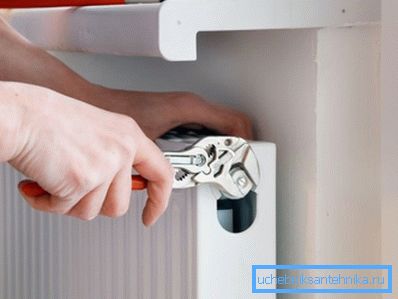 Bimetaliczne grzejniki grzewcze z dolnym podłączeniem są instalowane w okablowaniu podziemnym lub w puszce instalacyjnej. Bimetaliczne grzejniki grzewcze z dolnym podłączeniem są instalowane w okablowaniu podziemnym lub w puszce instalacyjnej.