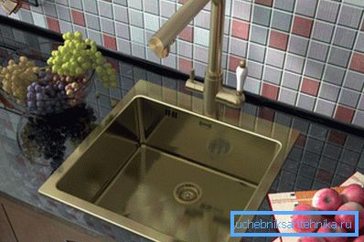 Brązowy zlew do kuchni - oznaka solidności Brązowy zlew do kuchni - oznaka solidności