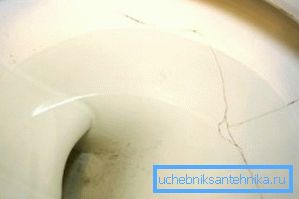Nawet taki defekt w muszli klozetowej można wyeliminować. Nawet taki defekt w muszli klozetowej można wyeliminować.