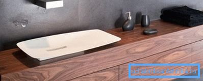 Drewno w łazience musi być starannie chronione przed wilgocią.