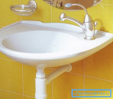 Zlewozmywak doskonale pasuje do wnętrza łazienki w apartamencie Zlewozmywak doskonale pasuje do wnętrza łazienki w apartamencie