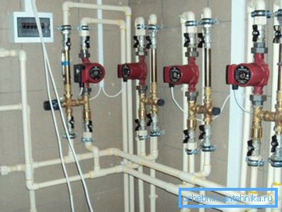 Praktyczne produkty z tworzyw sztucznych służą do układania systemu grzewczego. Praktyczne produkty z tworzyw sztucznych służą do układania systemu grzewczego.