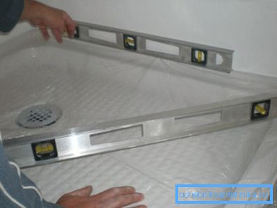 Użyj poziomu budynku do instalacji. Użyj poziomu budynku do instalacji.