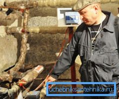 Aby rozpocząć ogrzewanie, wystarczy obrócić wymagany zawór, uruchomić nośnik ciepła i odpowietrzyć powietrze z rur Aby rozpocząć ogrzewanie, wystarczy obrócić wymagany zawór, uruchomić nośnik ciepła i odpowietrzyć powietrze z rur