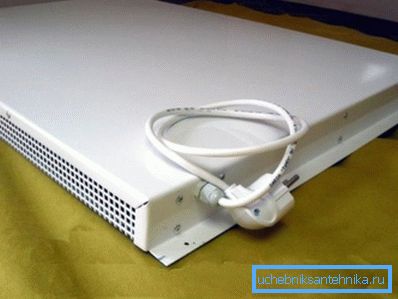 Panele elektryczne są podłączone do zwykłego gniazdka. Panele elektryczne są podłączone do zwykłego gniazdka.