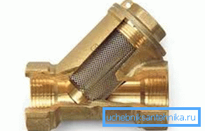 Filtr zgrubny zatrzymuje wszystkie cząstki mechaniczne, okresowo oczyszcza siatkę z brudu, obracając specjalną nakrętkę z powrotem Filtr zgrubny zatrzymuje wszystkie cząstki mechaniczne, okresowo oczyszcza siatkę z brudu, obracając specjalną nakrętkę z powrotem