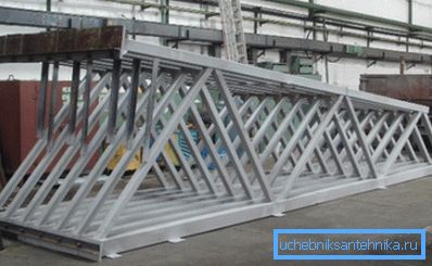 Zdjęcia konstrukcji metalowych z rury profilowej Zdjęcia konstrukcji metalowych z rury profilowej
