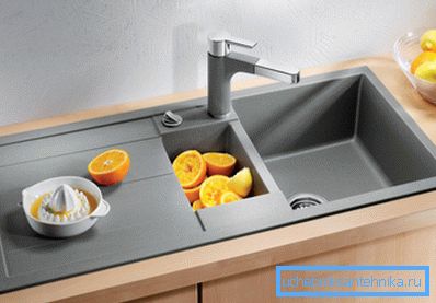 Zdjęcie: zlew - niezbędny element kuchni. Zdjęcie: zlew - niezbędny element kuchni.