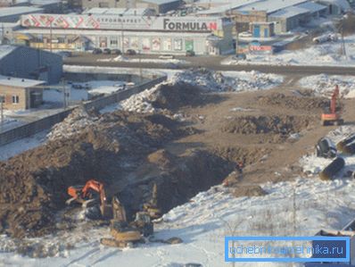 Głębokość układania rur wodnych w północnych regionach jest kosztowna Głębokość układania rur wodnych w północnych regionach jest kosztowna