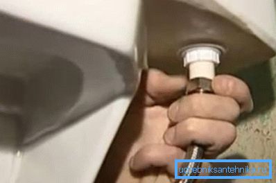 Produkt pozwala szybko i łatwo doprowadzić wodę do najbardziej niedostępnych miejsc. Produkt pozwala szybko i łatwo doprowadzić wodę do najbardziej niedostępnych miejsc.