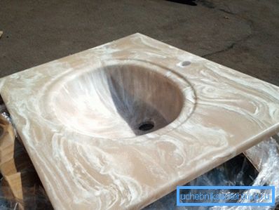 Płytki porcelanowe mogą być produkowane z imitacją onyksu, marmuru i innych drogich materiałów naturalnych. Płytki porcelanowe mogą być produkowane z imitacją onyksu, marmuru i innych drogich materiałów naturalnych.