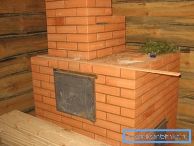 Piec murowany do kąpieli i ogrzewania ma solidne wymiary