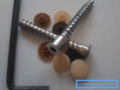 Potwierdzenia, klucz nasadowy i plastikowe kołki Potwierdzenia, klucz nasadowy i plastikowe kołki