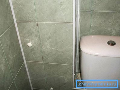 2777 Pudełko, ozdobione ceramicznymi płytkami z tajnym włazem