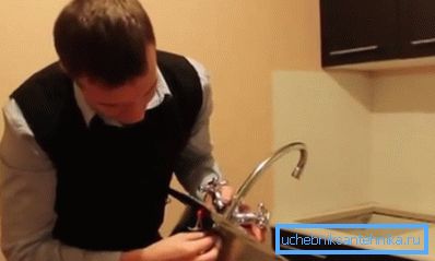 Zamontuj mikser do zlewu Zamontuj mikser do zlewu
