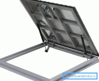 Kwadratowa aluminiowa próbka wytrzymuje obciążenie 200 kg. Kwadratowa aluminiowa próbka wytrzymuje obciążenie 200 kg.