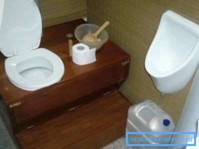 Amatorskie zdjęcie oryginalnego rozwiązania projektowego do aranżacji toalety typu cottage Amatorskie zdjęcie oryginalnego rozwiązania projektowego do aranżacji toalety typu cottage