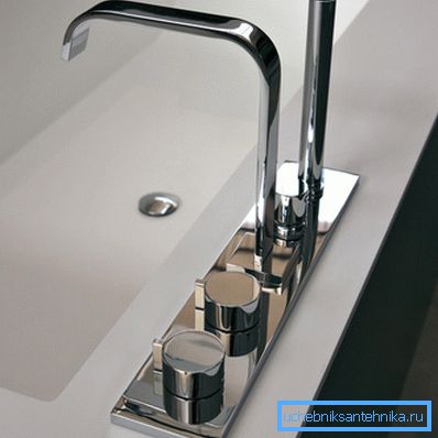 Miejsce instalacji może być pokryte metalowym panelem