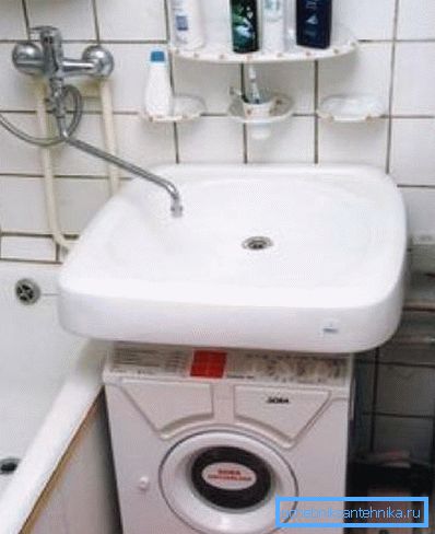 Miniaturowa maszyna.