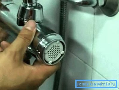 Instalowanie filtra prysznicowego typu Instalowanie filtra prysznicowego typu