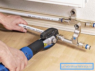 Instalacja rurociągu metaloplastycznego Instalacja rurociągu metaloplastycznego