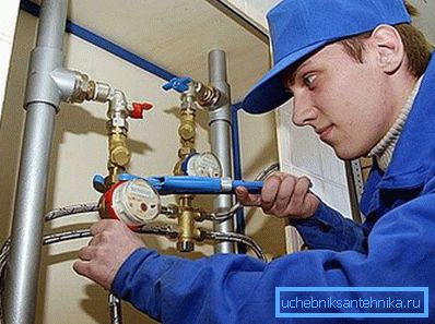 Instalacja nowego licznika ciepłej wody Instalacja nowego licznika ciepłej wody