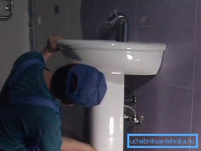 Montaż plastikowych elementów umywalkowych Montaż plastikowych elementów umywalkowych