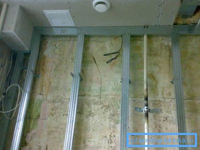 Instalacja rurociągu w fałszywej ścianie Instalacja rurociągu w fałszywej ścianie