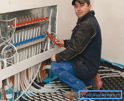 Działania instalacyjne są dość złożone i wymagają udziału specjalistów.