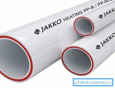 Na zdjęciu: rury wysokiej jakości - gwarancja niezawodności i trwałości systemu.