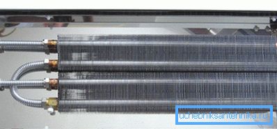 Na zdjęciu - konwektor z miedzi i aluminium Na zdjęciu - konwektor z miedzi i aluminium