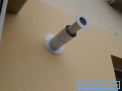 Na zdjęciu wymuszone odprowadzanie spalin Na zdjęciu wymuszone odprowadzanie spalin
