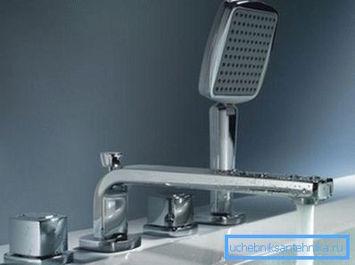 Zdjęcie pokazuje, że urządzenie ma zwięzły nowoczesny design. Zdjęcie pokazuje, że urządzenie ma zwięzły nowoczesny design.