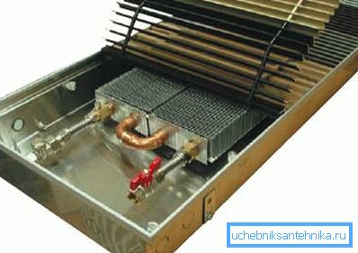 Na zdjęciu - konwektor wodny w etui Na zdjęciu - konwektor wodny w etui