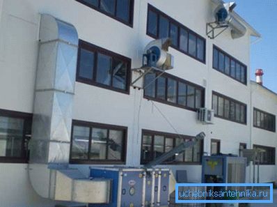 Zewnętrzna część systemu wentylacji wymuszonej Zewnętrzna część systemu wentylacji wymuszonej