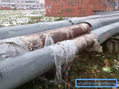 Nieizolowane rurociągi - główne źródło strat ciepła Nieizolowane rurociągi - główne źródło strat ciepła