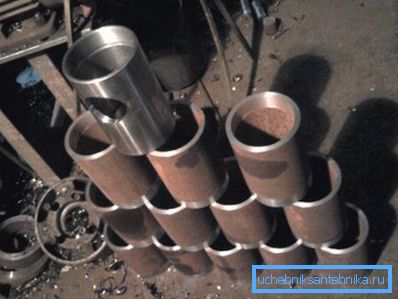 Niektóre rodzaje produkcji różnych części są bezpośrednio związane z produkcją takich rur.
