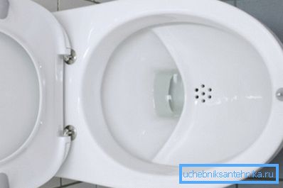 Niezwykły design, w którym odwodnienie i półka są odwrócone Niezwykły design, w którym odwodnienie i półka są odwrócone