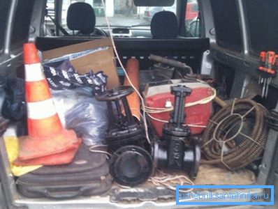 Mobilny warsztat naprawczy przygotowany na wszystkie sytuacje awaryjne: pojazdy te są wyposażone w niezbędny sprzęt i części zamienne do rozwiązywania problemów Mobilny warsztat naprawczy przygotowany na wszystkie sytuacje awaryjne: pojazdy te są wyposażone w niezbędny sprzęt i części zamienne do rozwiązywania problemów