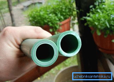 Systemy plastikowe mają prawie taki sam wygląd i różnią się jedynie etykietowaniem.
