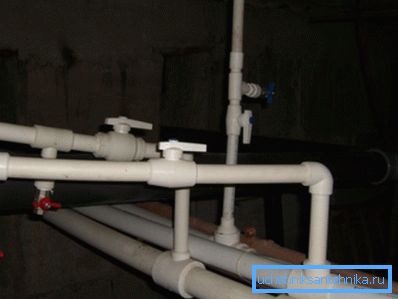 Plastikowa rura wodna Plastikowa rura wodna
