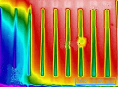 Termogram akumulatora wyraźnie pokazuje, że skrajne sekcje prawie nie działają Termogram akumulatora wyraźnie pokazuje, że skrajne sekcje prawie nie działają