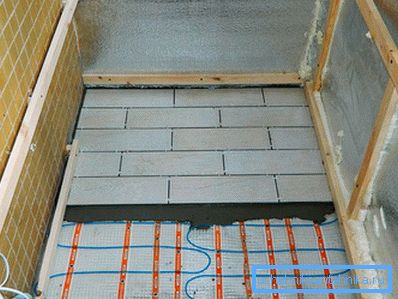 2063 Pod płytkami ceramicznymi