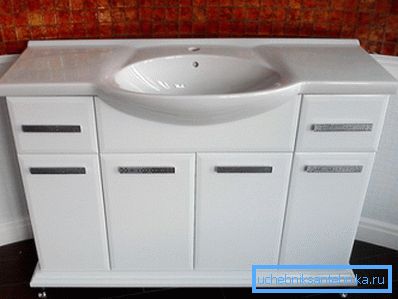 Prezentowany na zdjęciu model doskonale sprawdzi się w przestronnej łazience. Prezentowany na zdjęciu model doskonale sprawdzi się w przestronnej łazience.