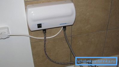 W przypadku instalacji stacjonarnej wygodniej jest użyć oddzielnego kranu do podłączenia. W przypadku instalacji stacjonarnej wygodniej jest użyć oddzielnego kranu do podłączenia.