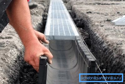 Podczas instalacji systemu kreatora zaleca się dokręcenie liny, która będzie odpowiadała wymaganemu nachyleniu Podczas instalacji systemu kreatora zaleca się rozciągnąć linę, która będzie odpowiadała wymaganemu poziomowi nachylenia.