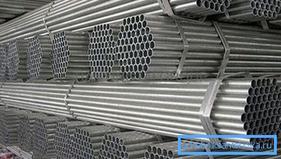 Przykład prawidłowego przechowywania walcowanego aluminium Przykład prawidłowego przechowywania walcowanego aluminium